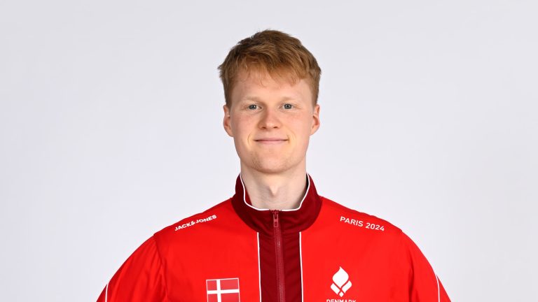 Anders Antonsen i den danske OL-dragt med Dannebrog på brystet